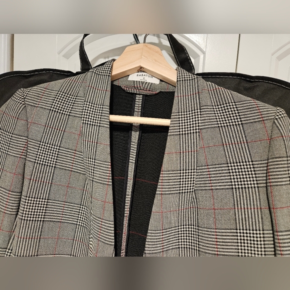 Blazer - Picture 2 of 4